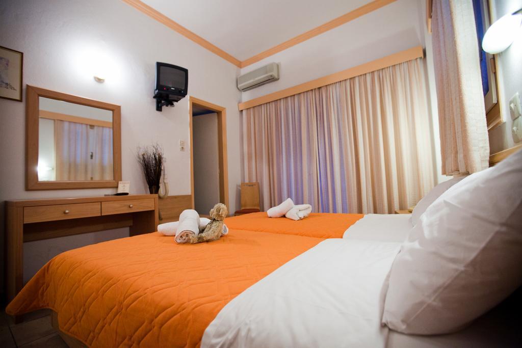 Hotel Possidon Aegina Habitación foto