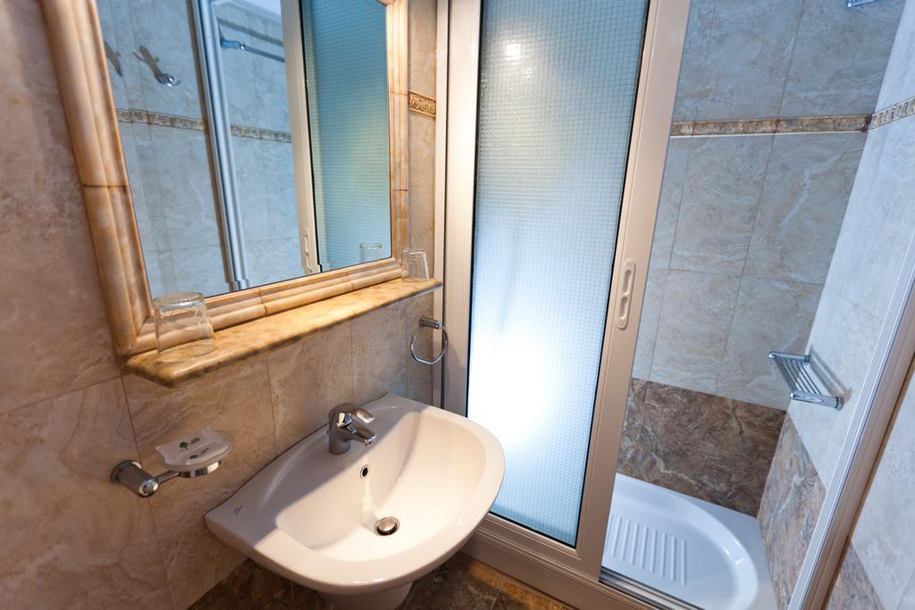 Hotel Possidon Aegina Habitación foto